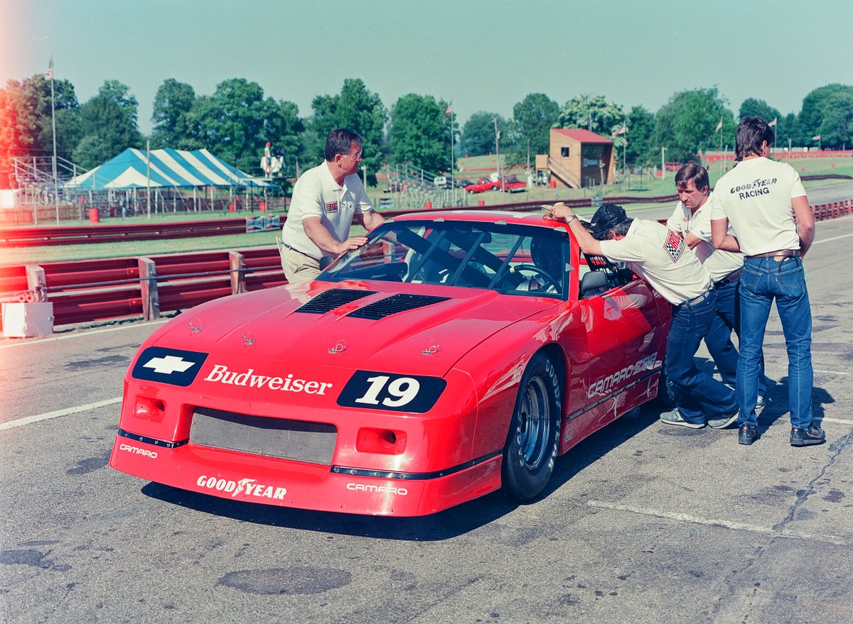 irocofficial's tweet photo. A @TeamChevy IROC Camaro shooting a TV segment before the first IROC race at Mid-Ohio Raceway in 1985.
-
#IROC #ReturnofIROC #IROCracing #VintageRacing https://t.co/nHUVP4ohfy