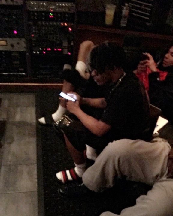 snownscattered's tweet photo. XXXTentacion during his recording session in making ‘Roll In Peace’ 9 years ago today https://t.co/Y3qwV5ZMkB