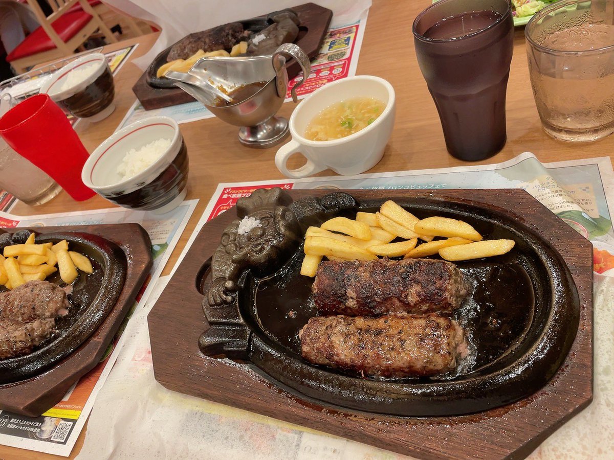 UMECHICA_Re's tweet photo. 夕飯で肉食べてきた！！！
職場メンバーで女子会🥳 https://t.co/TEEEcf9mgE