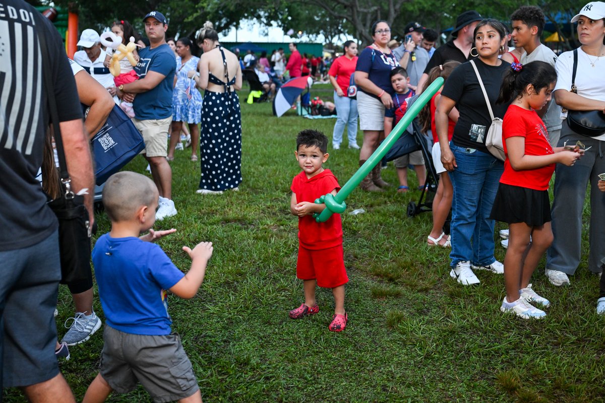 MayorDaniella's tweet photo. 250 years of freedom, celebrated the Miami-Dade way. Tropical Park came alive with music, fireworks, and the energy of thousands of families coming together as part of our Miami-Dade 250 initiative. What a beautiful reminder of why this community is so extraordinary. Happy 4th of July, Miami-Dade! 🇺🇸🎆 #MiamiDade250