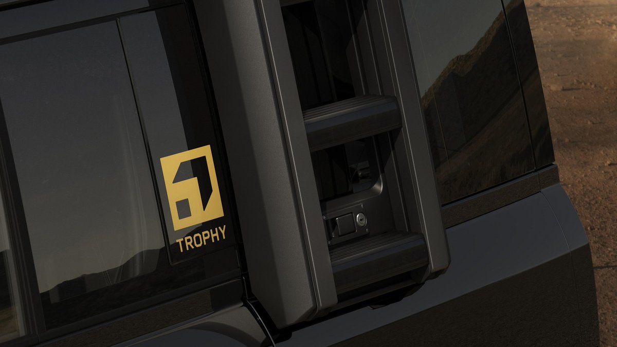 cole_marzen's tweet photo. The 2027 Land Rover Defender arrives with an optional six-seat configuration and a newly available Vertex grade, which features a unique front fascia, body-color cladding, and yellow brake calipers. In addition, the Euro-spec OCTA’s 4.4L TT V8 engine has been detuned to 533 hp. https://t.co/Co4CnudcRK
