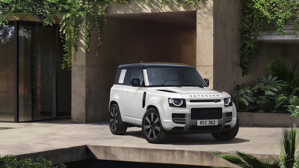 cole_marzen's tweet photo. The 2027 Land Rover Defender arrives with an optional six-seat configuration and a newly available Vertex grade, which features a unique front fascia, body-color cladding, and yellow brake calipers. In addition, the Euro-spec OCTA’s 4.4L TT V8 engine has been detuned to 533 hp. https://t.co/Co4CnudcRK
