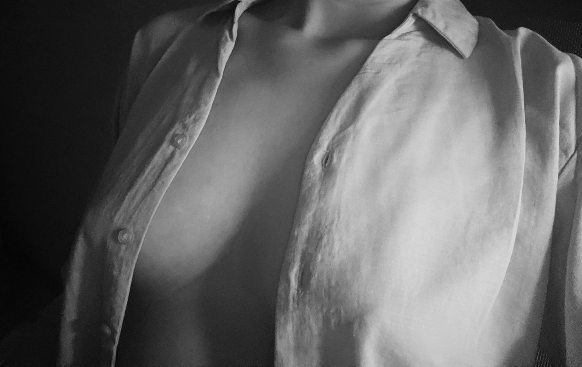 aliciaevaaa's tweet photo. feeling a bit sexy tonight🤧 https://t.co/dpd2z3eoBI