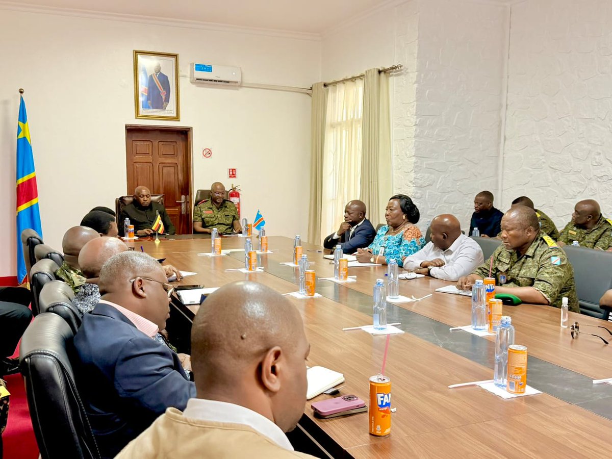 AfricaCDC's tweet photo. Yesterday in #Bunia, Uganda and the Democratic Republic of the Congo held a high-level bilateral meeting, bringing together the Government of Uganda and the leadership of Ituri Province to reinforce coordinated action against the Ebola outbreak.

Discussions focused on how technical teams deployed from Uganda will work alongside their counterparts in the DRC to strengthen response efforts, address operational gaps, and enhance cross-border coordination.

The engagement builds on the recently signed bilateral agreement between the two countries, reaffirming their shared commitment to work together towards ending the outbreak and protecting communities on both sides of the border. 

#AfricaResponds #EbolaResponse
