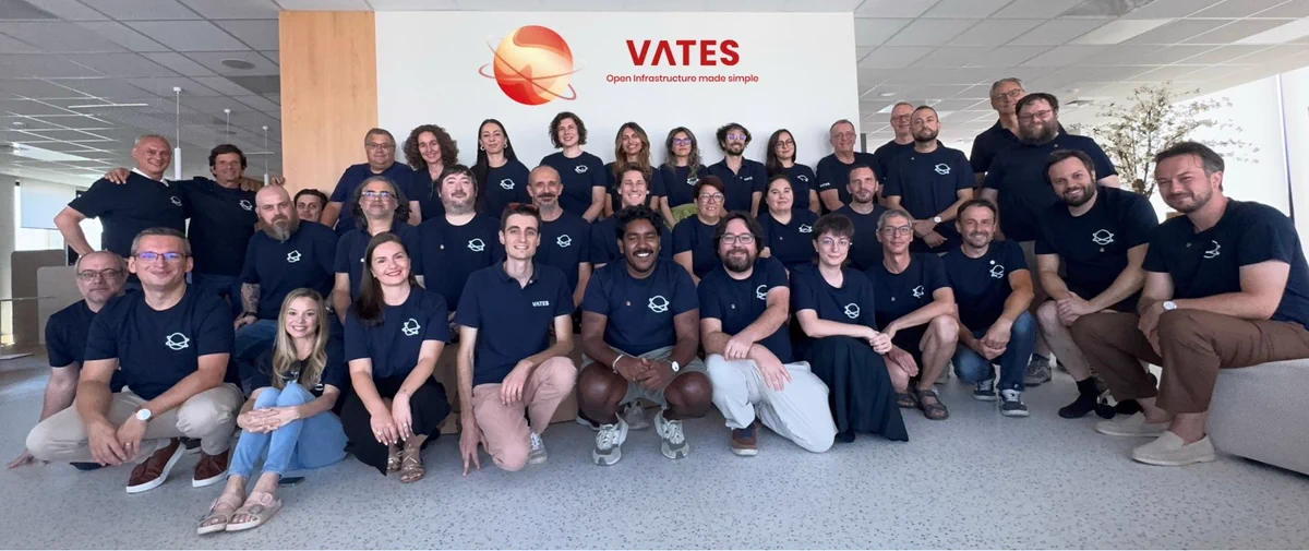 A team picture of the Channel, Pre-Sales, Sales, Marketing, Product and HR teams.