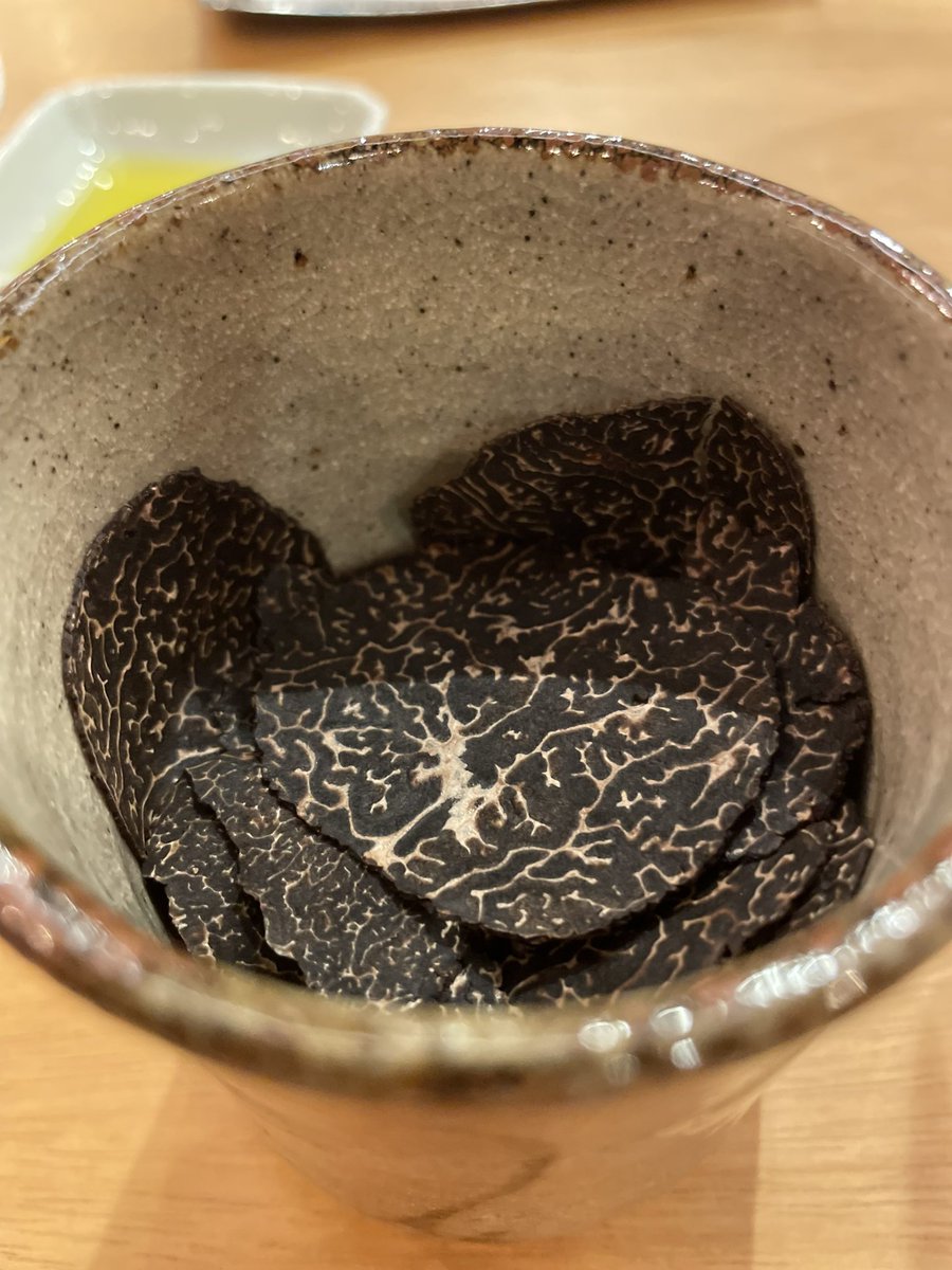 tadashis's tweet photo. 祇園やまぐちにて5人で食事会。今回はYouTuberもご一緒に。
次回は8月。 https://t.co/9uP116VuxN