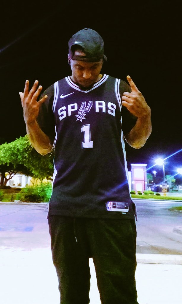 MR_PUNISHSHIT60's tweet photo. I JUST BE COOLXN ๐ LIKE A COOLER. #coolin #postedup #chilling #bbc #texashammer #satx #fwm #hmu #single #singlelife https://t.co/eZwAat1zhH