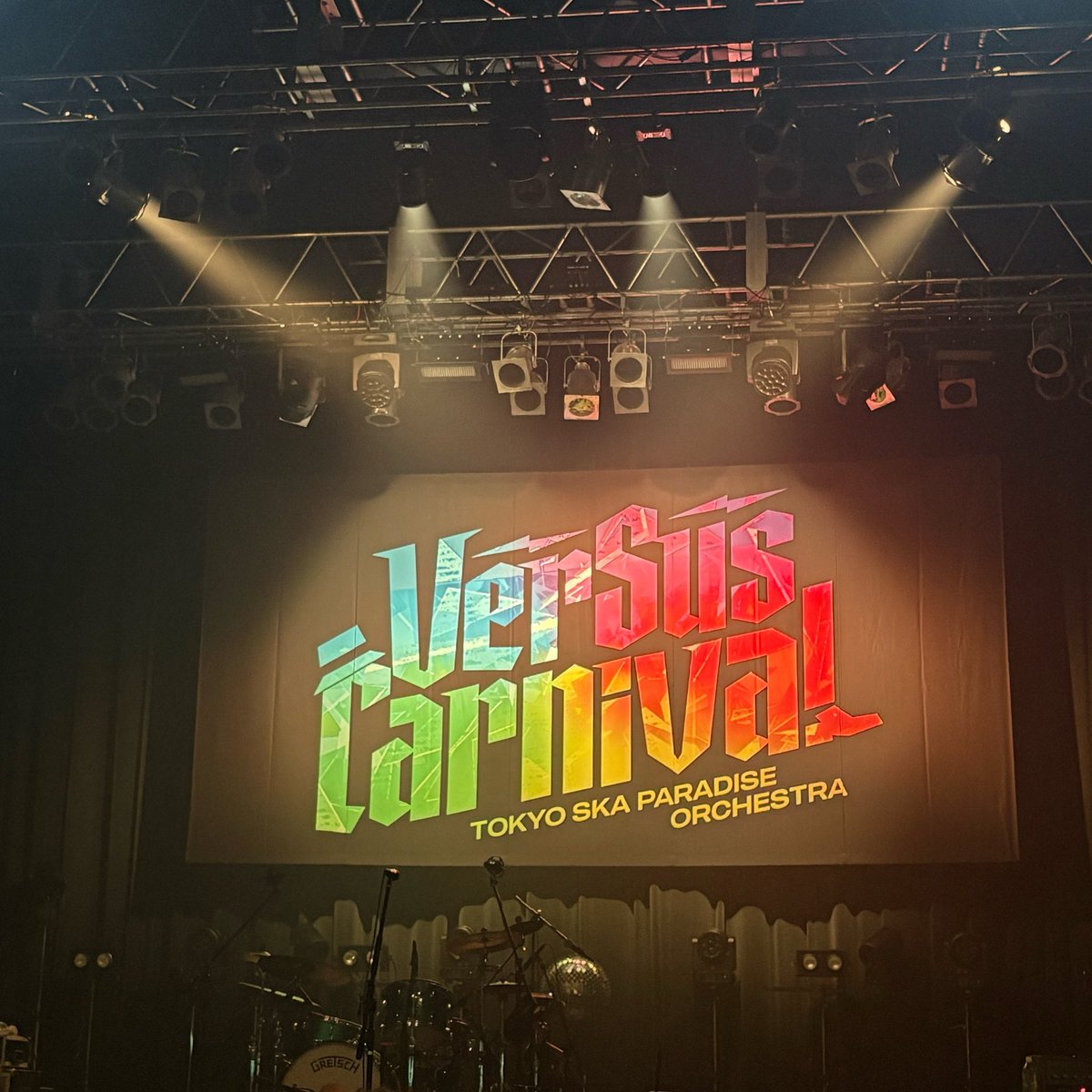 UyamV's tweet photo. 久しぶりの東京スカパラダイスオーケストラ
スカパラのライブは
自然と笑顔になり
自然と踊ってしまう
楽しい夜をありがとうございました！
対バン、クリープハイプ
尾崎世界観とのコラボ、良かった https://t.co/HSN5ySbBSL