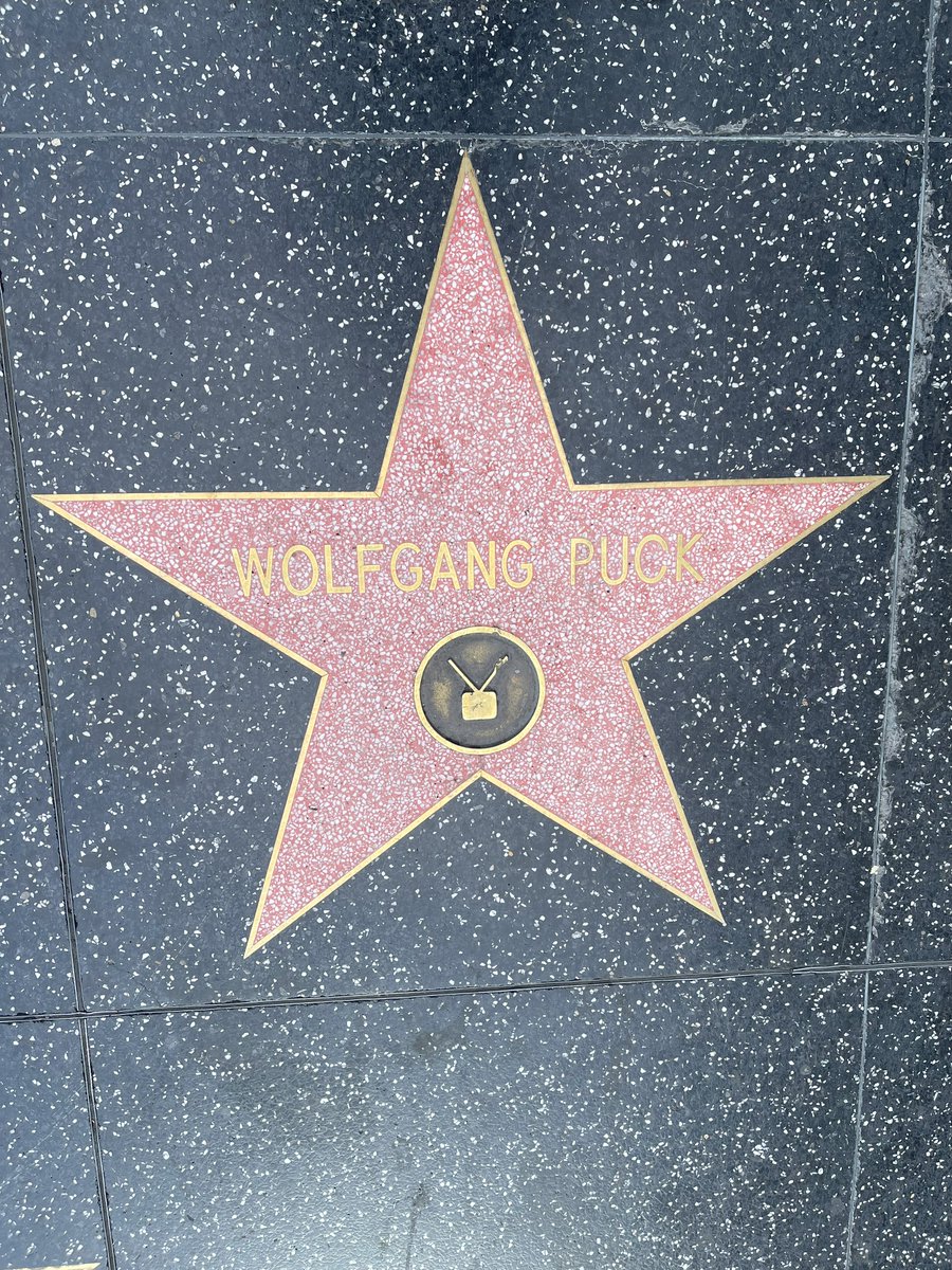 805dlf's tweet photo. Hollywood Stars
Wolfgang Puck
https://t.co/hNk8lmyrmC https://t.co/kkqkOcDfSa