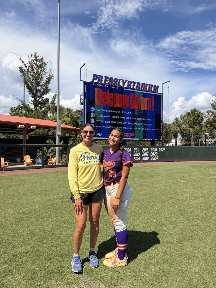 AlanaLuu2030's tweet photo. Thank you to all the coaches for your guidance, encouragement, and support throughout this UF camp. I learned so much, made unforgettable memories, and am grateful for this amazing experience. ๐๐๐งก #UFCamp #GoGators #Grateful https://t.co/XaB3aSMWdb