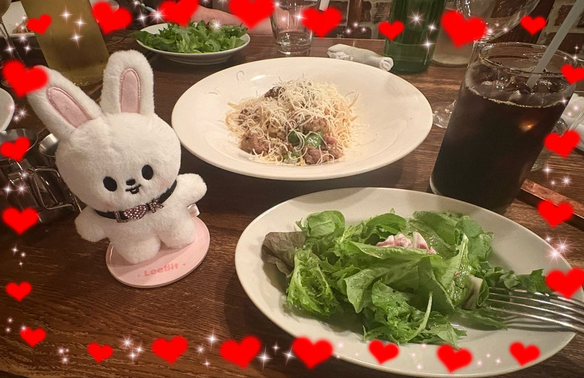 MTFTMTFT's tweet photo. 今日は超久々の紫会💜in銀座💜
イタリアンからのTully's
トゥバちゃんコラボしてた。
帰りに有楽町近辺を散歩したら、ビルが無くなってて違う景色😳
帝劇(改装中)、クリエ、日生とか、昔良く行った所を見て懐かしんできた🤭
この整理券わかる人いる？笑
ちなみにこれ両方当選したやつ✨️
12年前🤣 https://t.co/cSy0nT6lkk