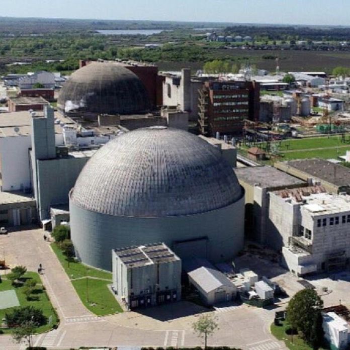 NewsLiberdade's tweet photo. 🚨URGENTE - Governo Milei anuncia construção de reator nuclear em Buenos Aires por US$ 1,2 bilhões https://t.co/1aa3ZrV9M4