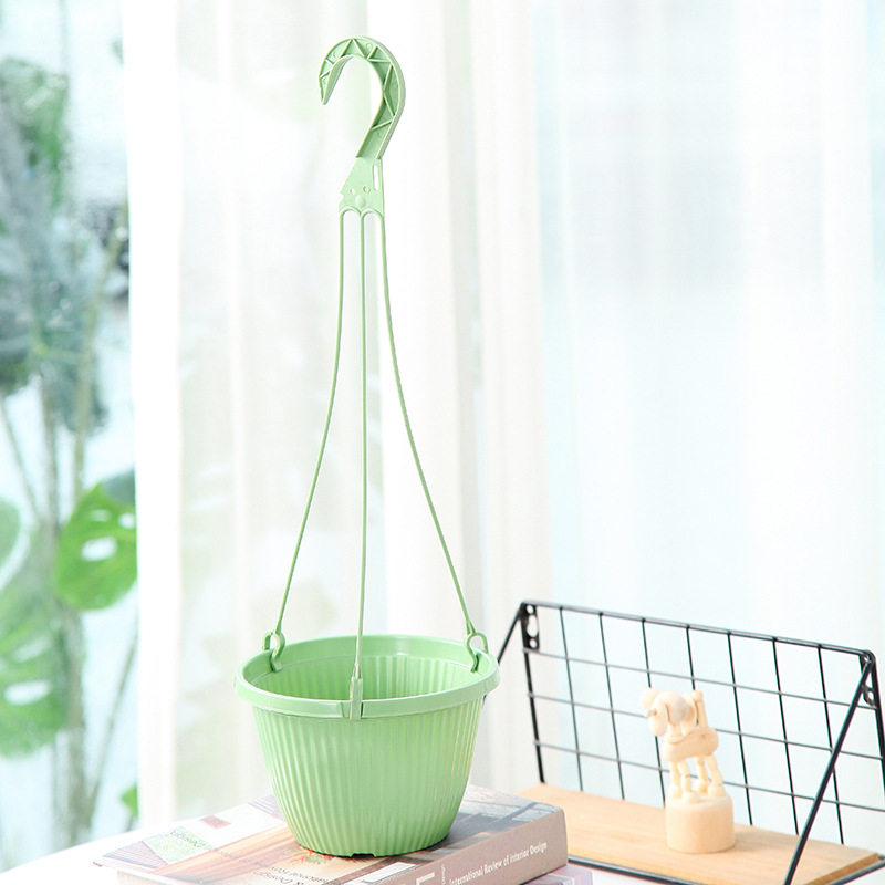 rihannna1002's tweet photo. Pro tip for your pothos! Let the top 2 inches of soil dry out between waterings u0026 place it in bright indirect light — it’ll grow like a charm! https://t.co/H3E4F3VzfY