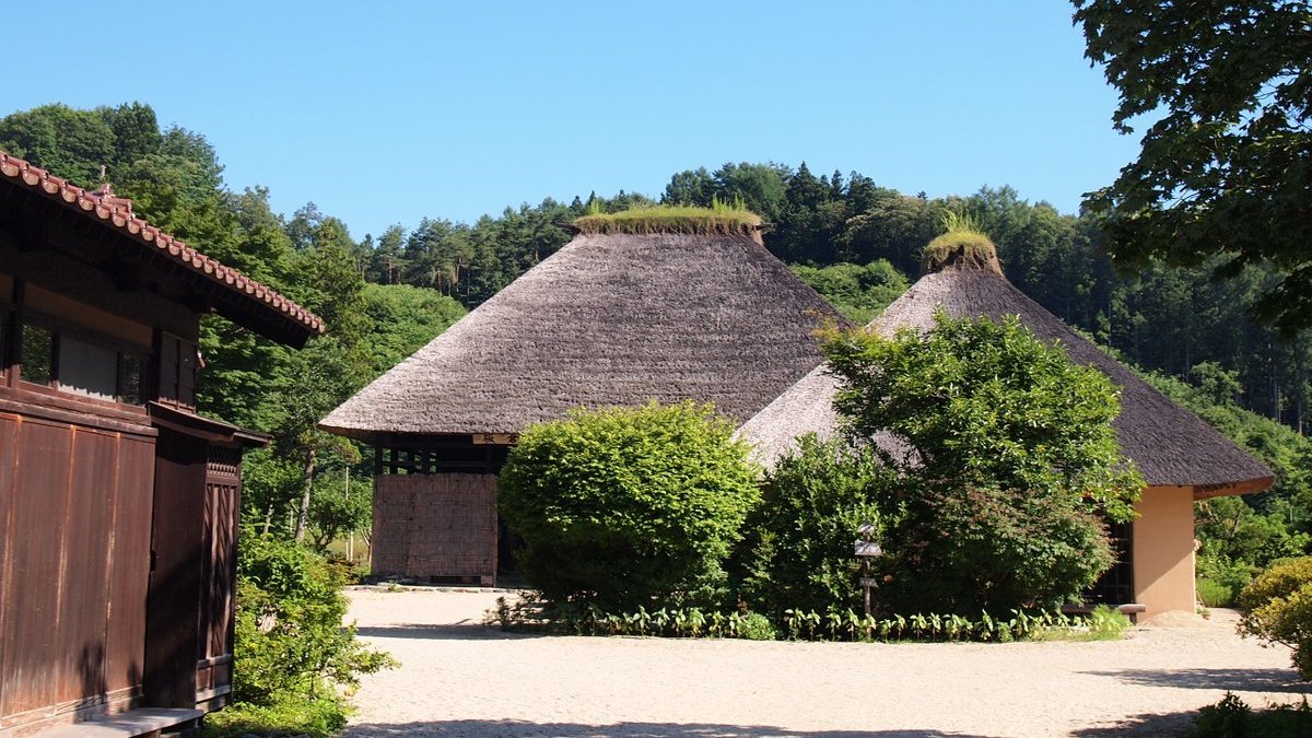 yama31183's tweet photo. 岩手県の遠野。
昔ながらの光景が残っているので、今もここには妖怪が存在していられるんだねぇ。夏がひたすらに眩しい。
日本5周目の7月のひとこま。
＃遠野　＃カッパ淵　＃山口の水車小屋 https://t.co/vlDCGmVfhk