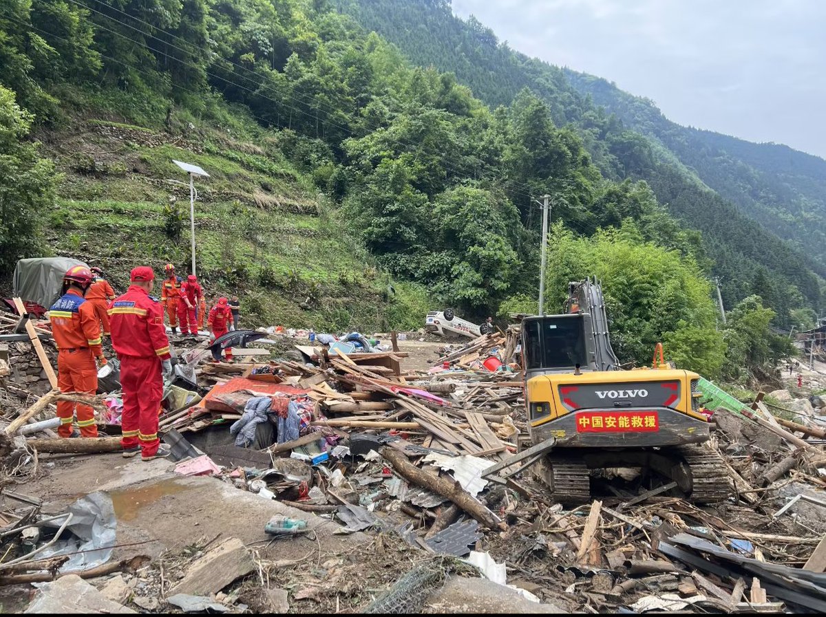 EwgiMik's tweet photo. 任何困难都难不倒英雄的中国人民！ https://t.co/WTCJs8AjrA