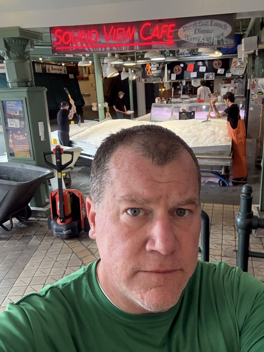 JoshuaTufts's tweet photo. @PieGodUW @terrydell @DeepSeaZ @tdawgshouse @Ansel_Easton @03dawg @nolecore @HoodHusky @McGrubbin Since you all are big shot travelers I went tourist in my own city route.
Space Needle -> Pike Place -> Sculpture Park Loop.
#RunStreak #2393 #NoSkips #RunDawgs https://t.co/S8lqoU98pp