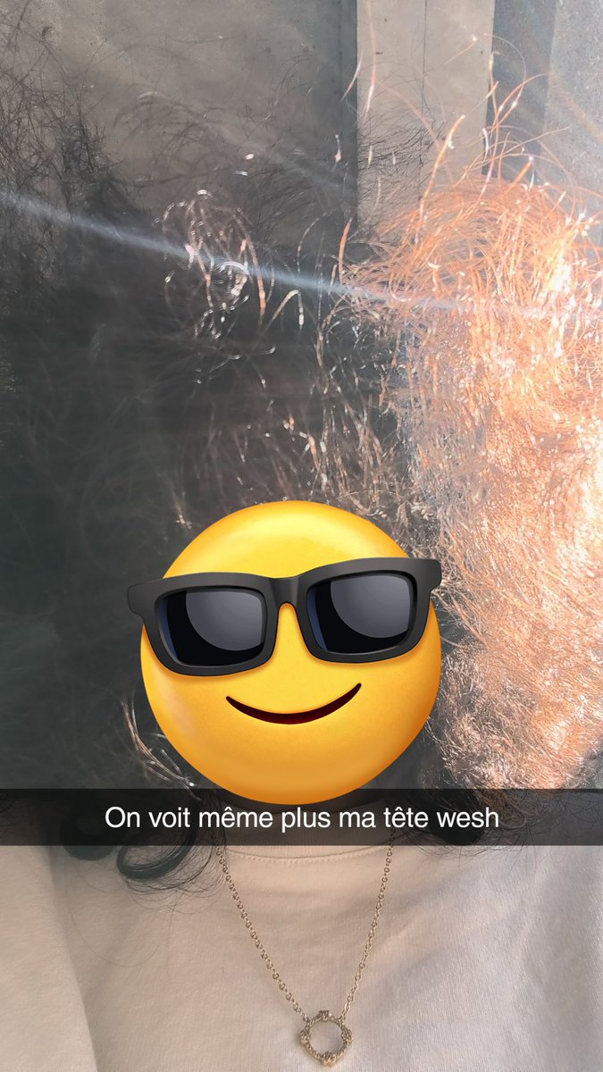 Suwwaa__'s tweet photo. @Izutooo JVAIS TE TABASSER TOIIII ARGGG (mais tellement par contre tema ma tête on l'a voit même plus 😭) https://t.co/szBIuCg5Gn