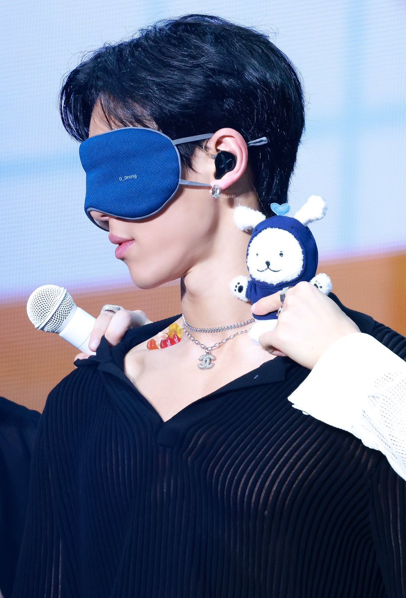 nunu__ym's tweet photo. 7기 첫콘 하면....제일 먼저 떠오르는
       " 쇄골 위에 하리보 올리기 "
실시간으로보면서충격받았었는데..(P) https://t.co/Q7DLFZwvAv