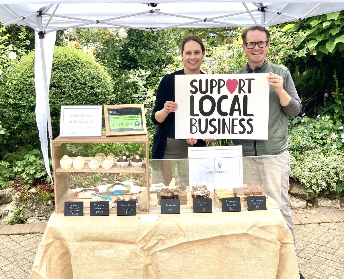 Nathan_Hartley_'s tweet photo. Great to meet Mary from The Fairy Cake House at the Midsomer Norton Farmersโ Market last Saturday ๐ ๐ฐ
Great cakes, well worth a try ๐ For more details, check out her website: https://t.co/tGfvDDAnAV
#MidsomerNorton #ShopLocal #SupportTheHighStreet #GoIndependent https://t.co/wEdliWxjzk