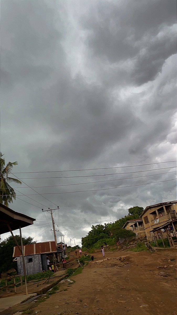 thatisEs's tweet photo. what a therapeutic weather 🌝 https://t.co/drkTezrzKH
