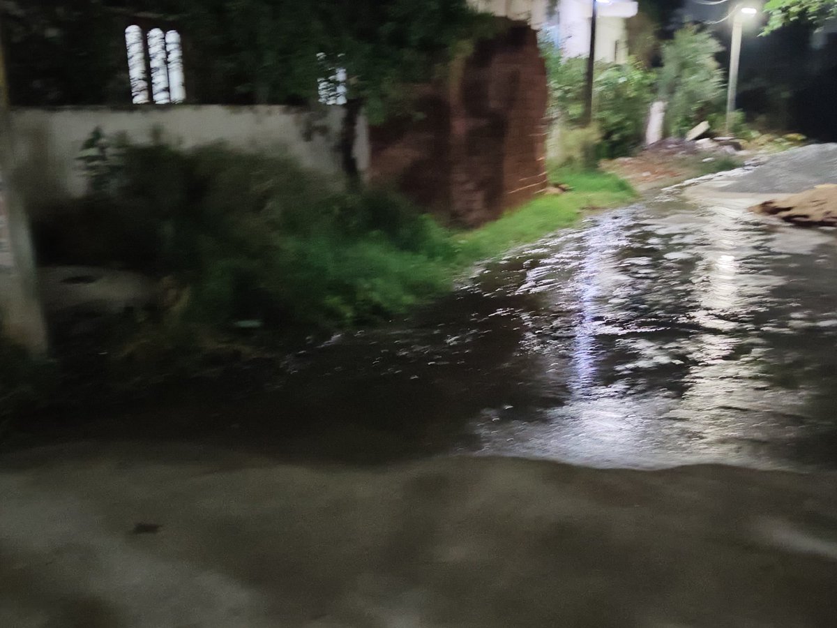 Rameshhyd2020's tweet photo. @HMWSSBOnline @MDHMWSSB @PrlsecyMAUD @CommissionrGHMC
Dear Sir After our complaint,  attended but the problem become worse. Drainage flowing directly in front of our house. They closed one manhole and started work on another without resolving the actual issue. 
Token 7813 https://t.co/1QRT3tNJcu