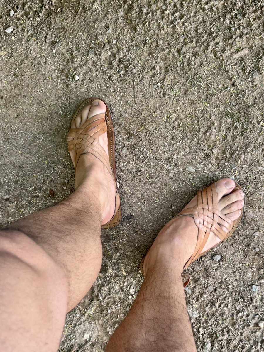 CDXMJ1's tweet photo. ¿Quieren? 🦶🏻👣🥵👅🔥🤠🧔🏻 https://t.co/Xe8ZxWhJbT