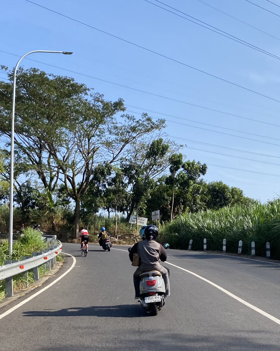 Doyouluvvme's tweet photo. Plan bakal brngkt sendiri, ga tau nya di barengin my bos 😎 
bisa ramean di venue bareng WSS meski ga full tp rame seru tenkyuu cah makasih bos raffi 🥰 https://t.co/wVSjnh7gtl