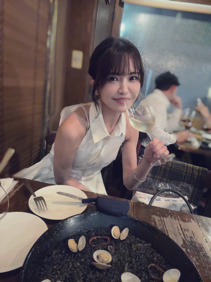 nannannantomo's tweet photo. 今日はスペイン🥘🇪🇸料理でした。
毎日呑めて幸せ。
さ、台本書きます。 https://t.co/tMaSFRzmY5