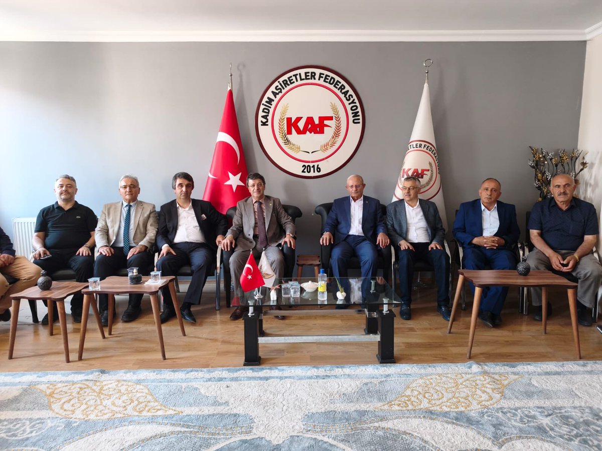 K_Turkmenoglu_V's tweet photo. 📍Kadim Aşiretler Federasyonu

Kadim Aşiretler Federasyonu Başkanı Sayın Rasim Aslan ve kıymetli yönetim kurulu üyelerini ziyaret ettik.

Köklü değerlerimizi yaşatan, birlik ve beraberliğimizi güçlendiren her gönül buluşmasının, güçlü yarınlara atılmış önemli bir adım olduğuna inanıyoruz.

Nazik ev sahiplikleri ve samimi misafirperverlikleri için Sayın Rasim Aslan’a ve yönetim kurulu üyelerine teşekkür ediyor, çalışmalarında muvaffakiyetler diliyorum. @KadimAsiretler