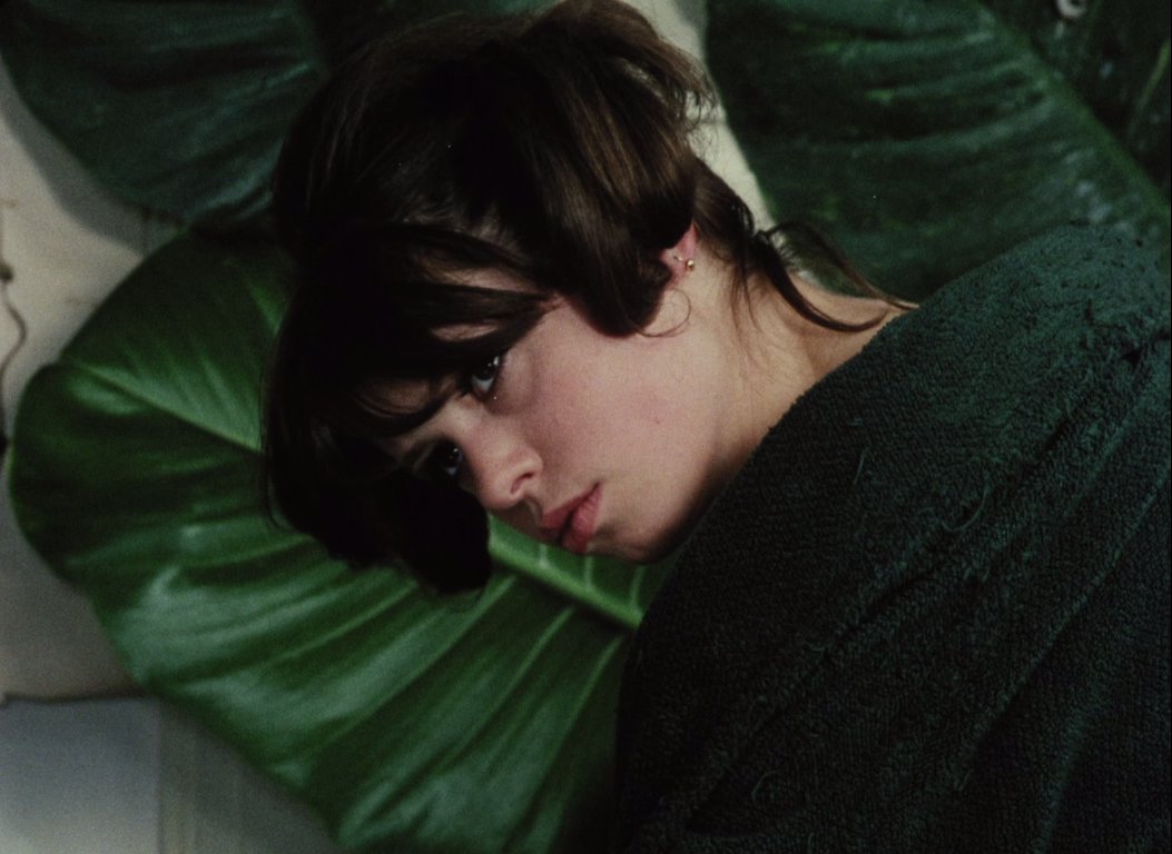 cinesighs's tweet photo. daisies (1966) dir. vera chytilova https://t.co/86Qcb6aRrn