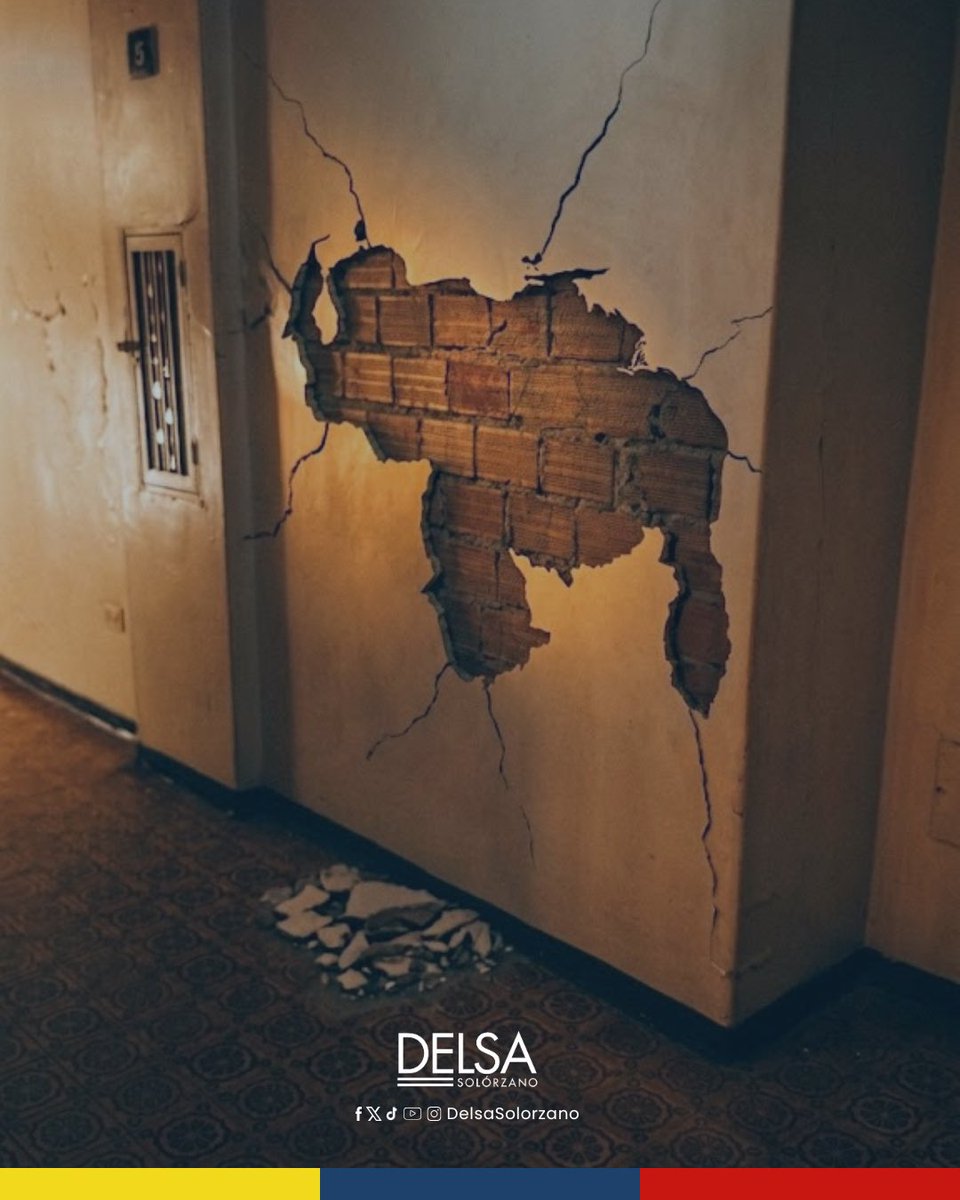 delsasolorzano's tweet photo. Han pasado días que marcarán para siempre la memoria de Venezuela.

Miles de familias lloran a sus seres queridos. Otras siguen esperando noticias. Muchas perdieron su hogar, su trabajo o el esfuerzo de toda una vida.

En medio de tanto dolor, también hemos visto a un país que se niega a abandonar a los suyos: rescatistas que no descansan, médicos y enfermeras que siguen adelante pese al agotamiento, ciudadanos que organizan ayuda y voluntarios que han convertido la solidaridad en esperanza.

También hemos contado con una comunidad internacional que nos ha acompañado en medio de la tragedia y esperamos seguir contando con ella en la reconstrucción de lo derrumbado, una tarea que va mucho más allá de paredes y edificios.

La emergencia exige mucho más que palabras. Exige organización, coordinación y compromiso.

El Estado tiene responsabilidades claras que cumplir.

La reconstrucción de Venezuela será una tarea enorme. Habrá que reconstruir viviendas, escuelas, hospitales y comunidades enteras. También habrá que reconstruir instituciones y confianza.

Por nuestra parte, estamos trabajando para contribuir a que Venezuela pueda avanzar hacia una transición democrática que haga posible esa reconstrucción nacional.

Porque Venezuela merece más que sobrevivir a las tragedias.

Venezuela no se rinde.