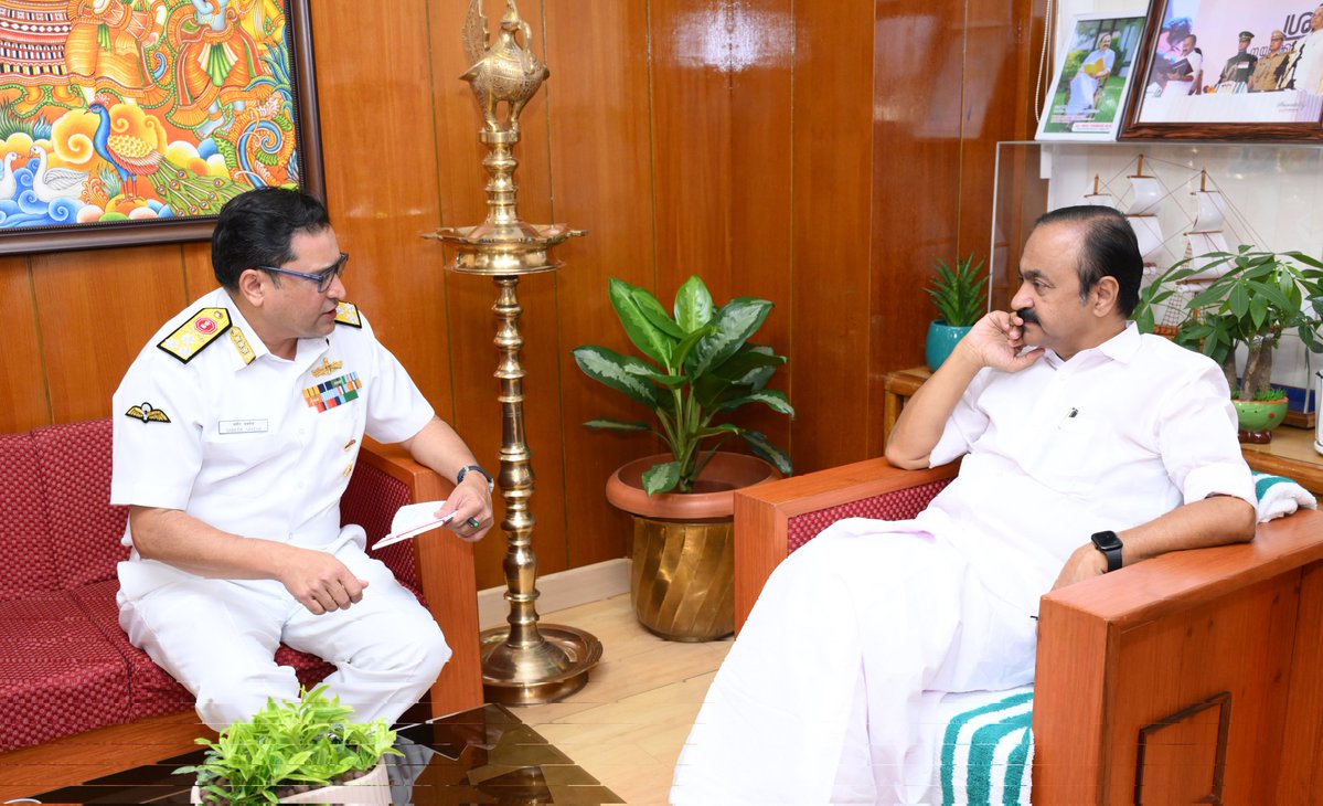 IN_HQSNC's tweet photo. VAdm Sameer Saxena, #FOCINC #SNC, called on Shri V D Satheesan, Hon'ble Chief Minister of Kerala, at Thiruvananthapuram today.
During the interaction, C-in-C apprised him of current maritime matters of shared concern, including coastal security, maritime safety, and high level of synergy achieved across various facets of civil–military liaison.
@vdsatheesan @iprdkerala @DefencePROkochi
@indiannavy