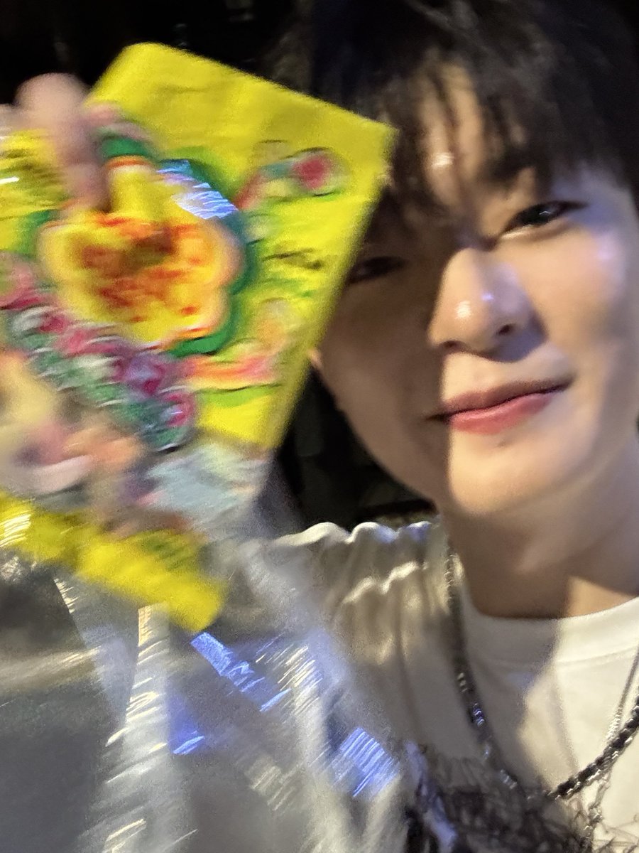iminsomuch's tweet photo. 조금(많이)이른생일추카 https://t.co/AJUjBtwWRV
