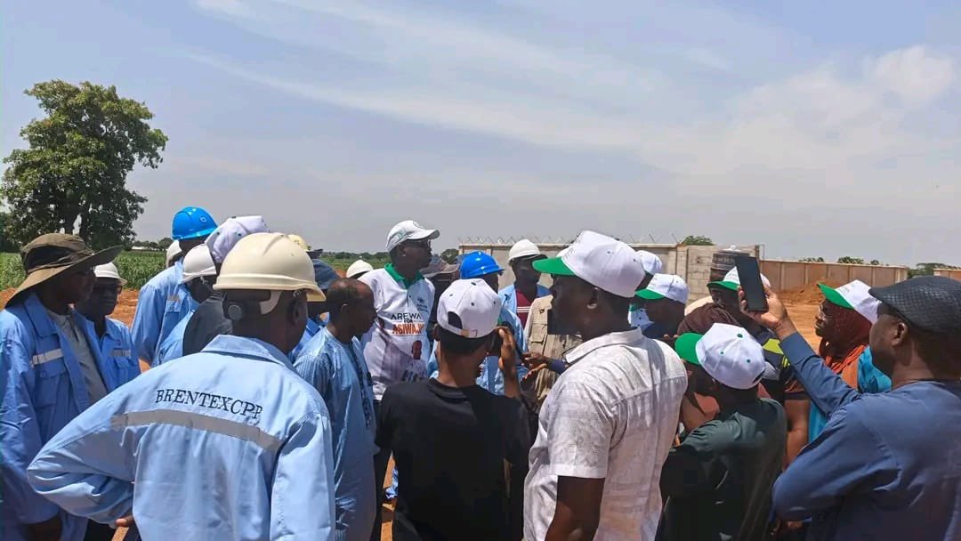 Ahmad_Gogel's tweet photo. Gani Ya Kori Ji: AKK Gas Pipeline Nears Completion, Promises Industrial Growth in Northern Nigeria

As part of the Gani Ya Kori Ji tour of major Federal Government projects, journalists led by the Senior Special Assistant to the President on Public Affairs, Abdulaziz Abdulaziz, visited the Ajaokuta–Kaduna–Kano (AKK) Gas Pipeline Project.

Officials disclosed that the 614km pipeline is 95% complete and on track to deliver reliable gas to power plants and industries, lowering energy costs, boosting electricity generation, and accelerating industrialisation across Northern Nigeria.

A flagship infrastructure project sustained under President Bola Ahmed Tinubu’s Renewed Hope Agenda, the AKK pipeline is expected to create jobs, attract investment, strengthen manufacturing, and unlock new economic opportunities throughout the region.