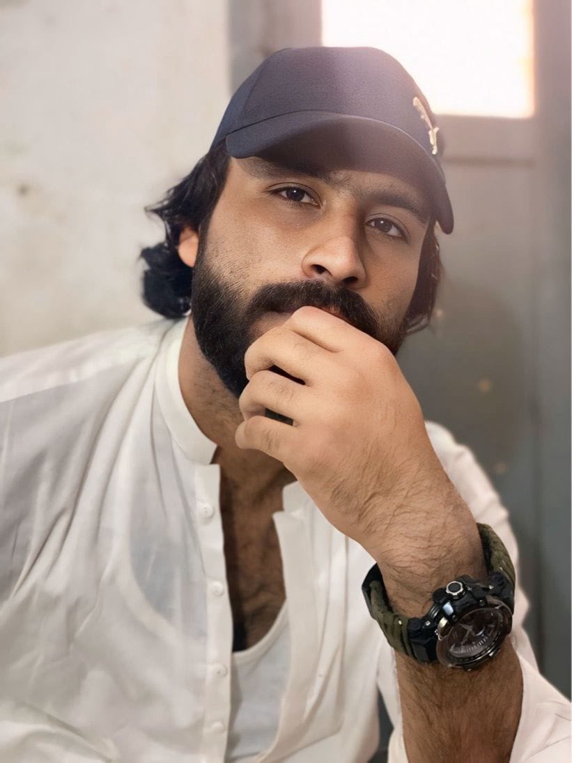 Durra__Baluch's tweet photo. A student of Peshawar University, abducted in Karachi. Hafeez Baloch was pursuing an education, not a crime. 
#ReleaseHafeezBaloch
#SaveBalochStudents https://t.co/4IyHJ9ieQx