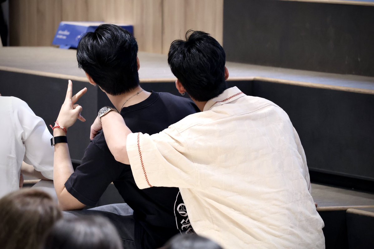 tanutchaifan's tweet photo. “🐶🐻” — super cutie 

  "ᨑ     ᨑ"
  (៸៸>⩊<៸៸) 
   づ❤︎ど  

⋆.𐙚 ̊  #MondRyu #ม่อนริว
#mondtanutchai #ryuptb °⊹♡ https://t.co/Y2ePnujfp1