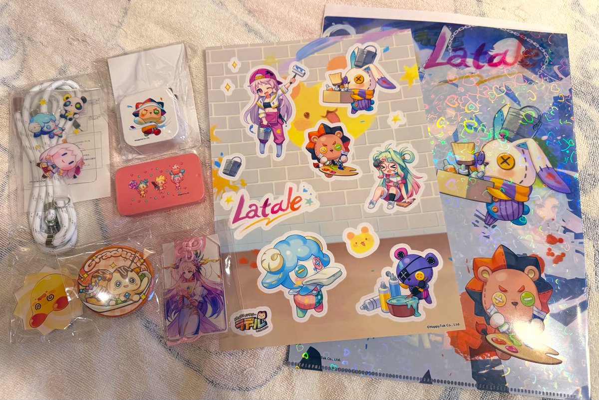 NarUMfHm's tweet photo. ラテールのデザコン賞品の福袋届きました！めっちゃたくさん！めっちゃかわいい！ラテールはキャラもペットもモンスターも全部のデザインがほんとうにかわいいからもっとグッズだしてほしい。。。新規勢としてとってもうれしい福袋でした😊 素敵なグッズありがとうございました😊 #ラテール https://t.co/Ih0eB93VYW