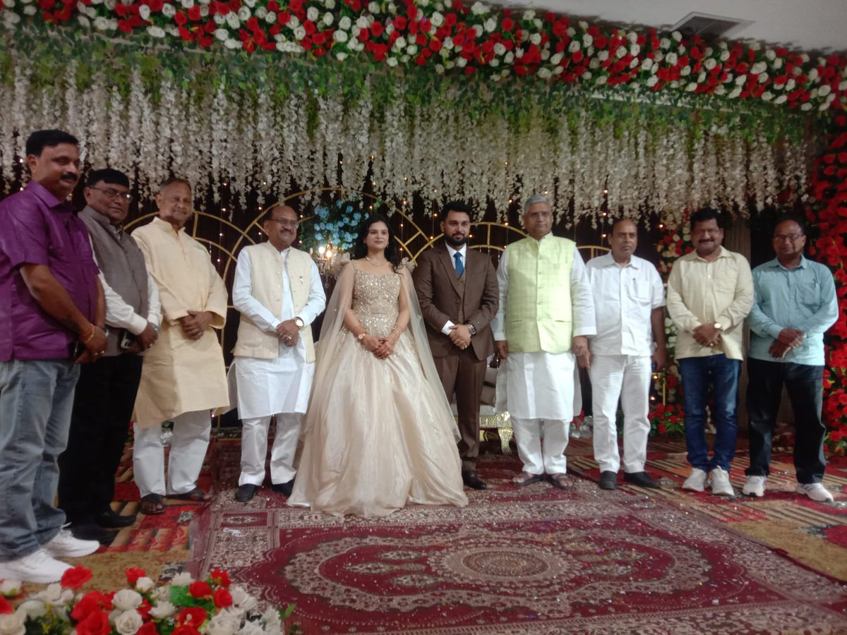 DrAjayINC's tweet photo. आज श्री देवराज सुमन जी के पुत्र की सगाई में सम्मिलित होने का अवसर मिला। https://t.co/SFHX58rDPc