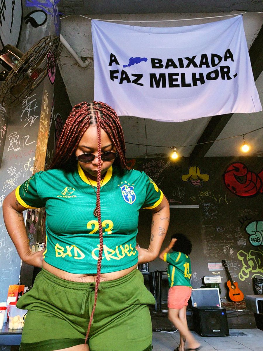 fijobxd's tweet photo. Fila da Sarapuí:

boldrini
belford roxo inteira
tropa da fade
juliana frança
mahara co.
rico mesquita

só nome brabo 🥵

(alguns bxdengos usando a querida pra vocês vê) https://t.co/7FpwaTlDTL