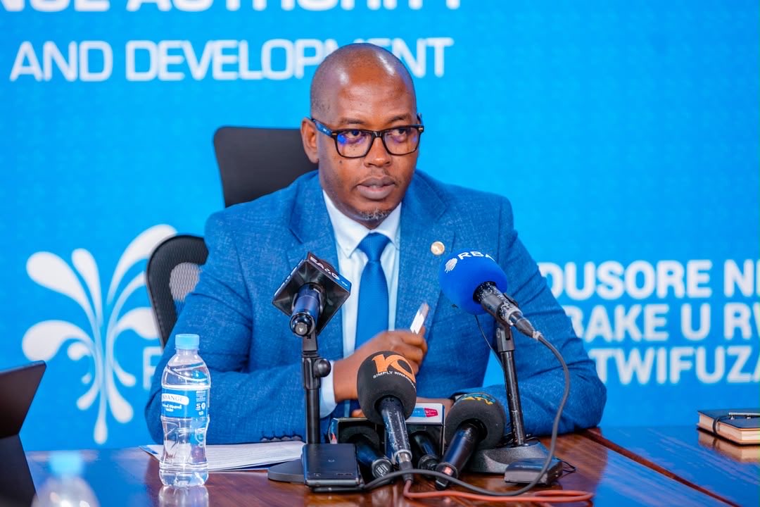 taarifarwanda's tweet photo. RRA Targets Frw 4.64 Trillion in Revenue as Tax Collections Hit Frw 3.96 Trillion https://t.co/vB1y6qCRcL via @rrainfo https://t.co/euMX849jV7