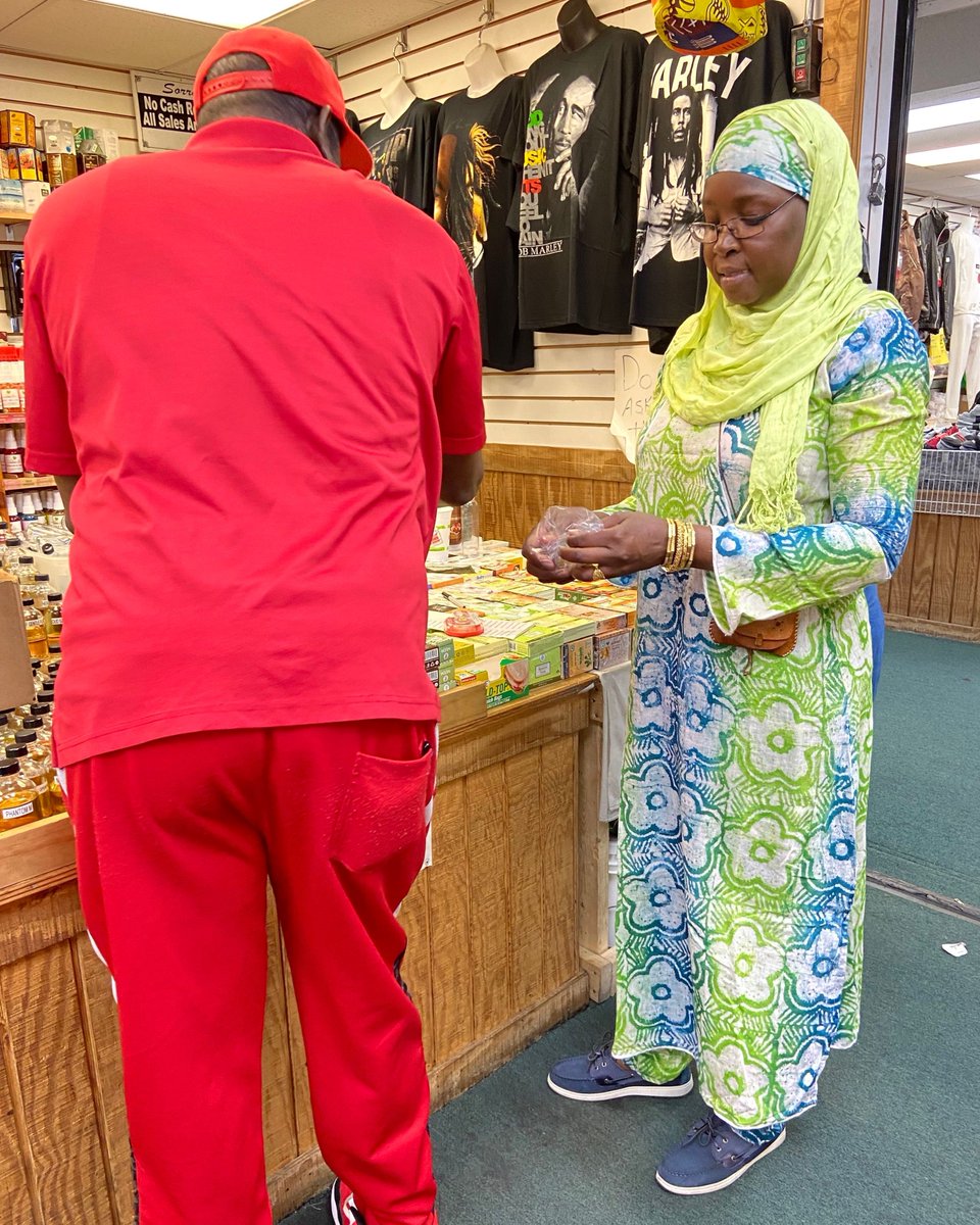 ThePatapscoMkt's tweet photo. Whether you're looking to shop 'til you drop or enjoy good food and fun times with family and friends, the Patapsco Flea Market is the place to visit! From large indoor and outdoor markets to our Tiki Bar and The Deck, explore everything we have to offer this Saturday and Sunday. https://t.co/rHT7Y4OeR2