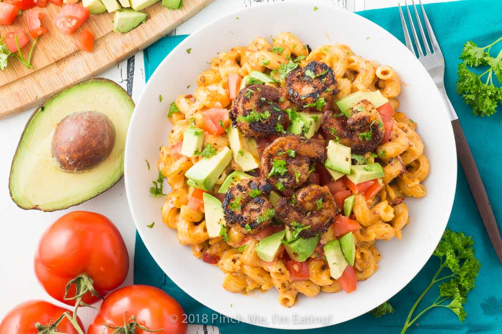 pinchmeimeating's tweet photo. I like this creamy homemade chipotle mac and cheese with blackened shrimp even more than the amazing pasta that inspired it! Great for an easy weeknight dinner!
RECIPE: https://t.co/Pw9CwLbqys
#weeknightdinner #easyrecipe #spicy #pasta #weeknightmeals https://t.co/lXPMBWZ4Vj