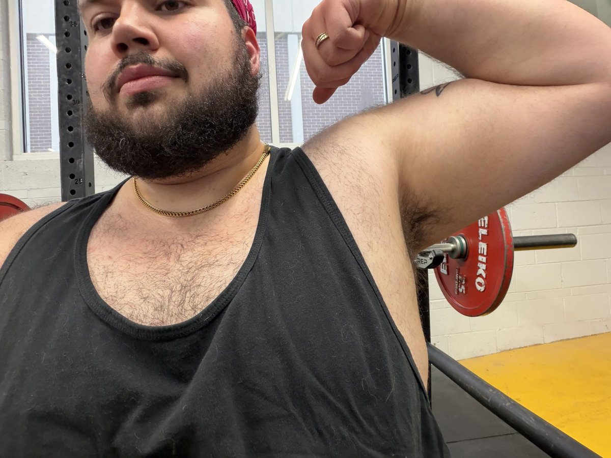 ChubbyArkie's tweet photo. Sniff it 🙂‍↕️ https://t.co/nLUxDVpvS0