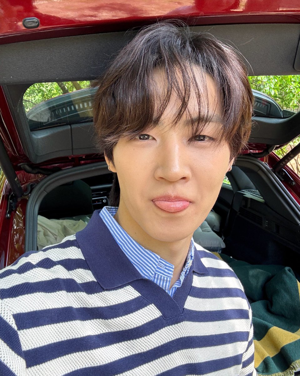 poonniez's tweet photo. อยากบัญญัติคำว่าน่ารักให้ฮีโดนเฉพาะ  ฮีน่ารักสดใสออร่าสว่างวิ้งกลบแสงแดดไปเลย ✨⭐️☀️ 

#JAYB #제이비 https://t.co/wal4W0NlGf