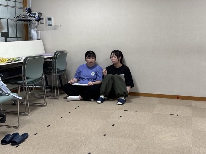 takekoshi_eri's tweet photo. ｺﾆ、稽古前に待ち合わせして一緒に稽古場行くくらいには好き😘
#日日是グルミ https://t.co/hhGZSw0I59