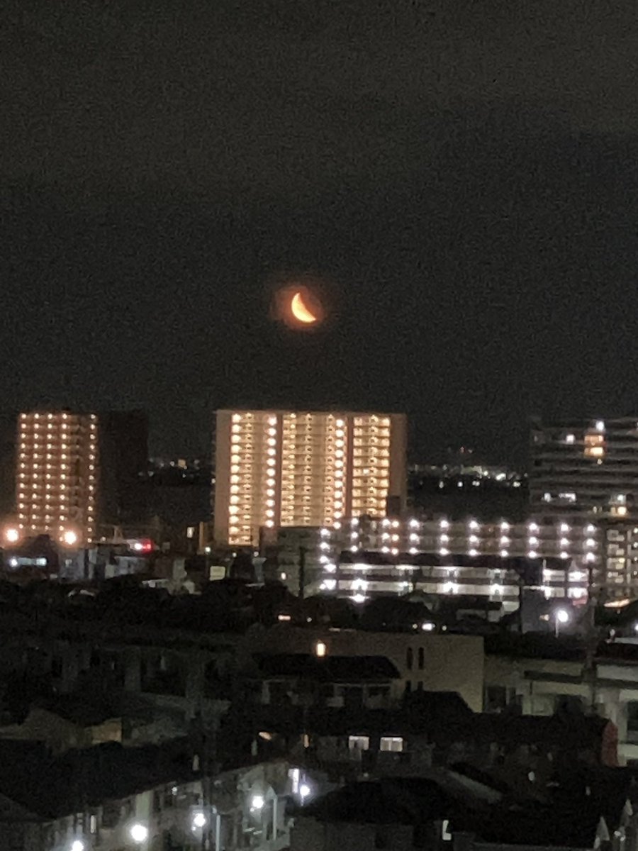 Blues_1920's tweet photo. 今夜はレッドムーン https://t.co/Mq6MfjiTbm