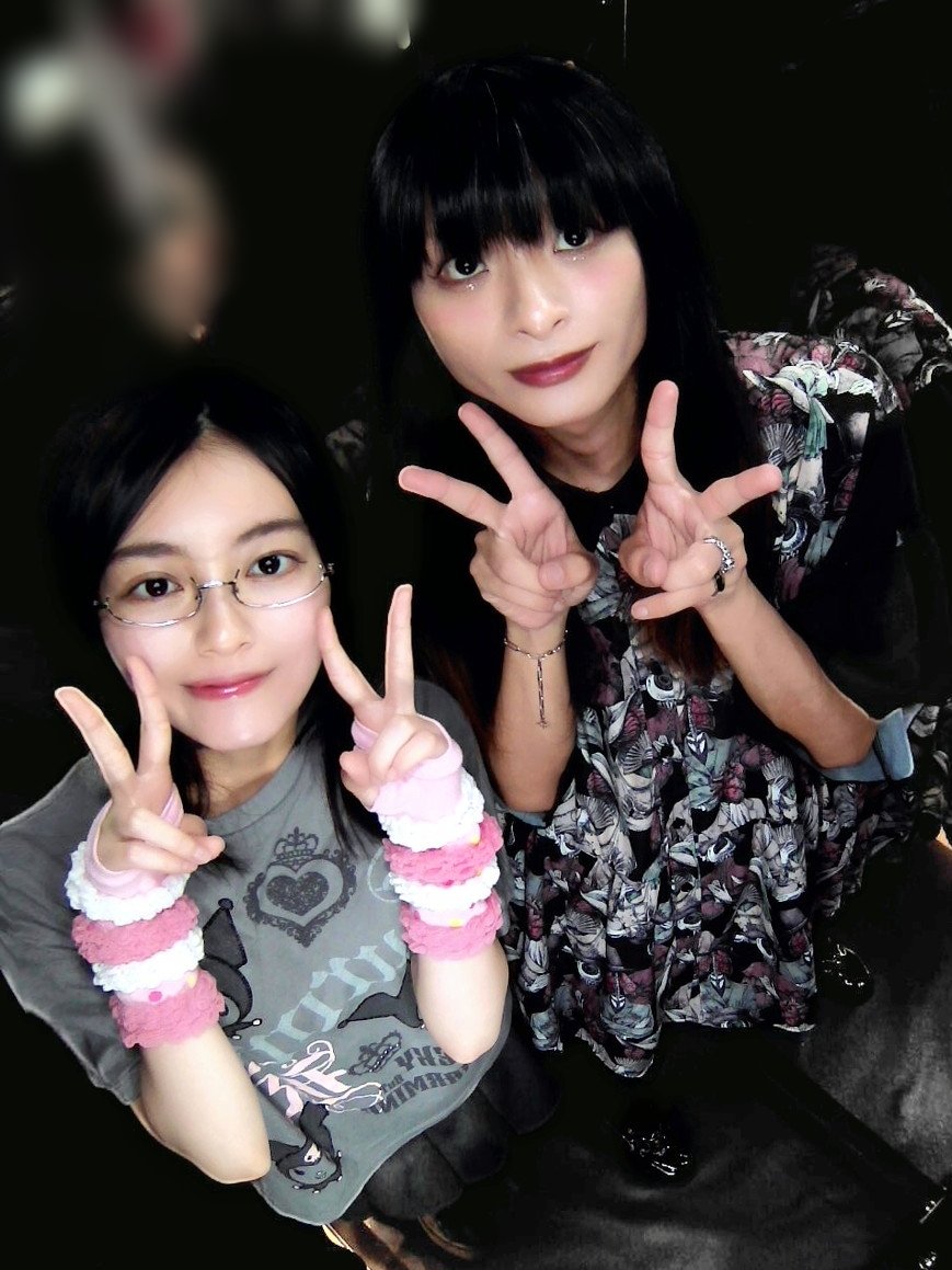 pk_miko's tweet photo. プリクラ撮ってくれた🎶 https://t.co/oraNCVLqXg