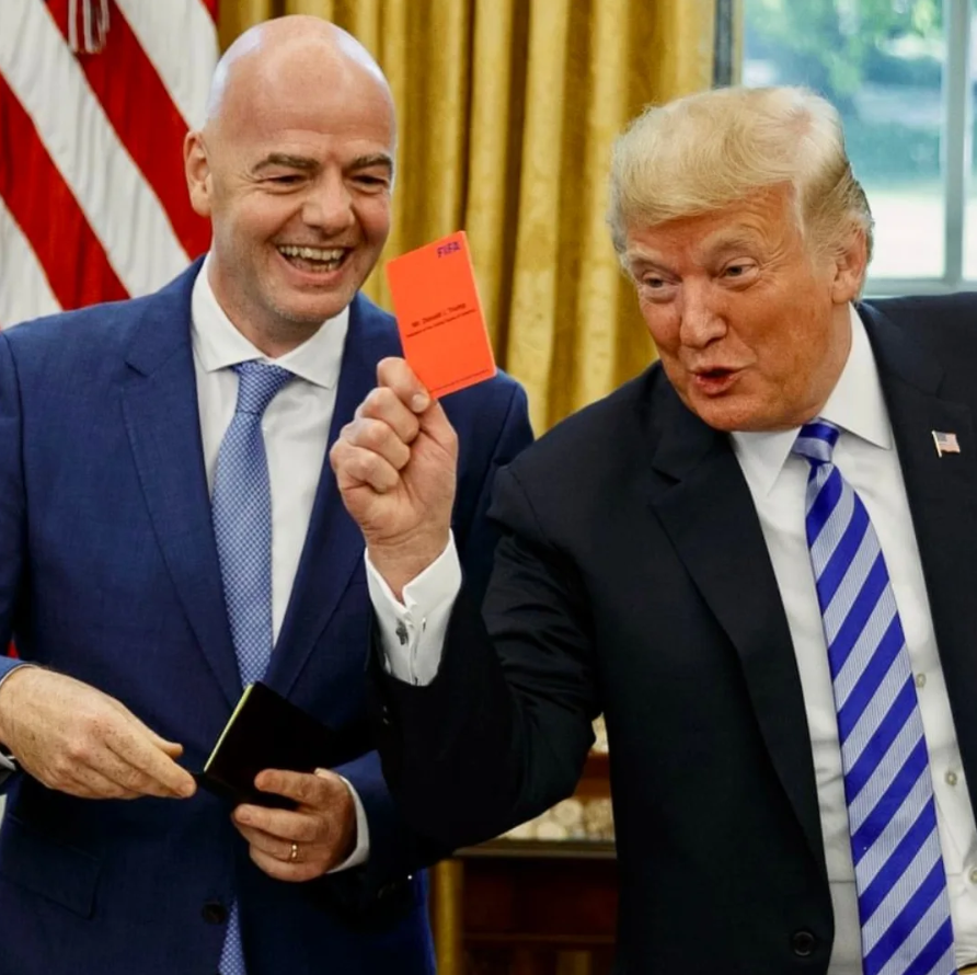 Eyaaaad's tweet photo. تزايد الاعتراضات على التحكيم من الدول وكذلك من أساطير كرة القدم حول العالم:

أقوال أساطير كرة القدم...

🔴 روي كين:
المنتخبات الكبيرة فقط تحصل على فائدة من قرارات الـ VAR.

🔴 جيمي كاراغر:
لو كان هدف مصر ضد فريق آخر لتم احتسابه... لو حدث نفس السيناريو في الدوري الإنجليزي أو الإسباني أو الإيطالي، لكان هدفاً حتى بعد مراجعة الـ VAR. هناك تناقضات كثيرة في هذه البطولة.

🔴 غاري نيفيل:
هناك معايير مزدوجة في استخدام الـ VAR وأصبحت تستخدم لمنتخب ضد آخر دون وجود قانون واضح.

🔴 أسطورة أرسنال ومحلل ITV (إيان رايت) طالب بإلغاء هدف الأرجنتين الذي سجله (إنزو فرنانديز) بسبب لمسة على صلاح، معتبراً أن المعايير يجب أن تكون متسقة مع قرار إلغاء هدف مصر.

🔴 "آلان شيرر" ينتقد قرارات تقنية الـ VAR بشدة بعد مباراة مصر والأرجنتين.

اعتراضات الدول...

🔴 البرازيل:
رسالة رسمية إلى رئيس الفيفا تطالبه بتطبيق معايير واضحة لتدخل الـ VAR.

🔴 كرواتيا:
شكوى رسمية إلى رئيس الفيفا بسبب إلغاء هدفهم ضد البرتغال بسبب (حساس الكرة) رغم عدم وجود تلامس حقيقي لرأس اللاعب مع الكرة.

🔴 مصر:
تصريحات علنية قوية تنتقد التحكيم، وتقديم شكوى رسمية للفيفا.

🔴 بلجيكا:
اعتراض رسمي وطعن على قرار تعليق إيقاف "بالوغون" واصفين ما حدث بأنه مخالف للوائح ويهدد نزاهة الفيفا.

🔴 البرلمان الأوروبي:
التحرك للمطالبة بإنشاء لجنة تحقيق في دور رئيس الفيفا المشبوه بعد وجود شُبهة ضغط سياسي من دونالد ترامب لإعادة لعب "بالوغون" بعد الطرد بالكرت الأحمر.