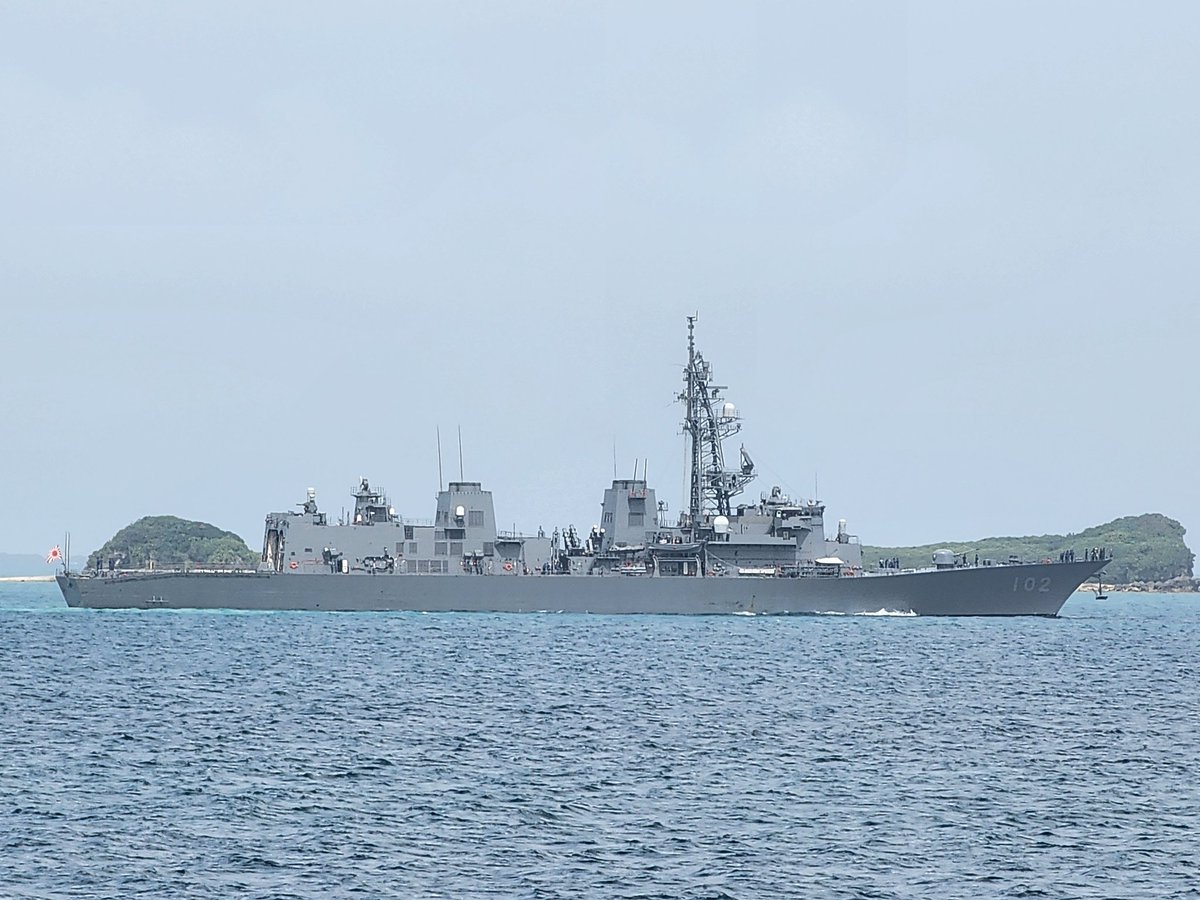 capttsune's tweet photo. 日本の護衛艦は美しいな https://t.co/5L8qbzOzSW