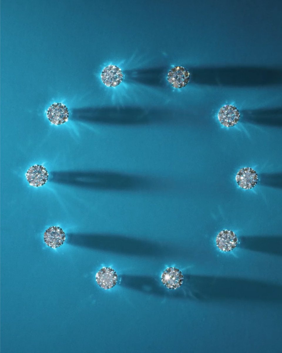 TiffanyAndCo's tweet photo. Weaving together signature 18k gold cross-stitches with the House’s world-renowned diamonds, the new Sixteen Stone by Tiffany solitaire diamond ring is directly inspired by Jean Schlumberger’s early sketches. It is defined by exceptional craftsmanship and beauty, for today and every day after. #TiffanyAndCo

Discover more: https://t.co/BynccBNDr4